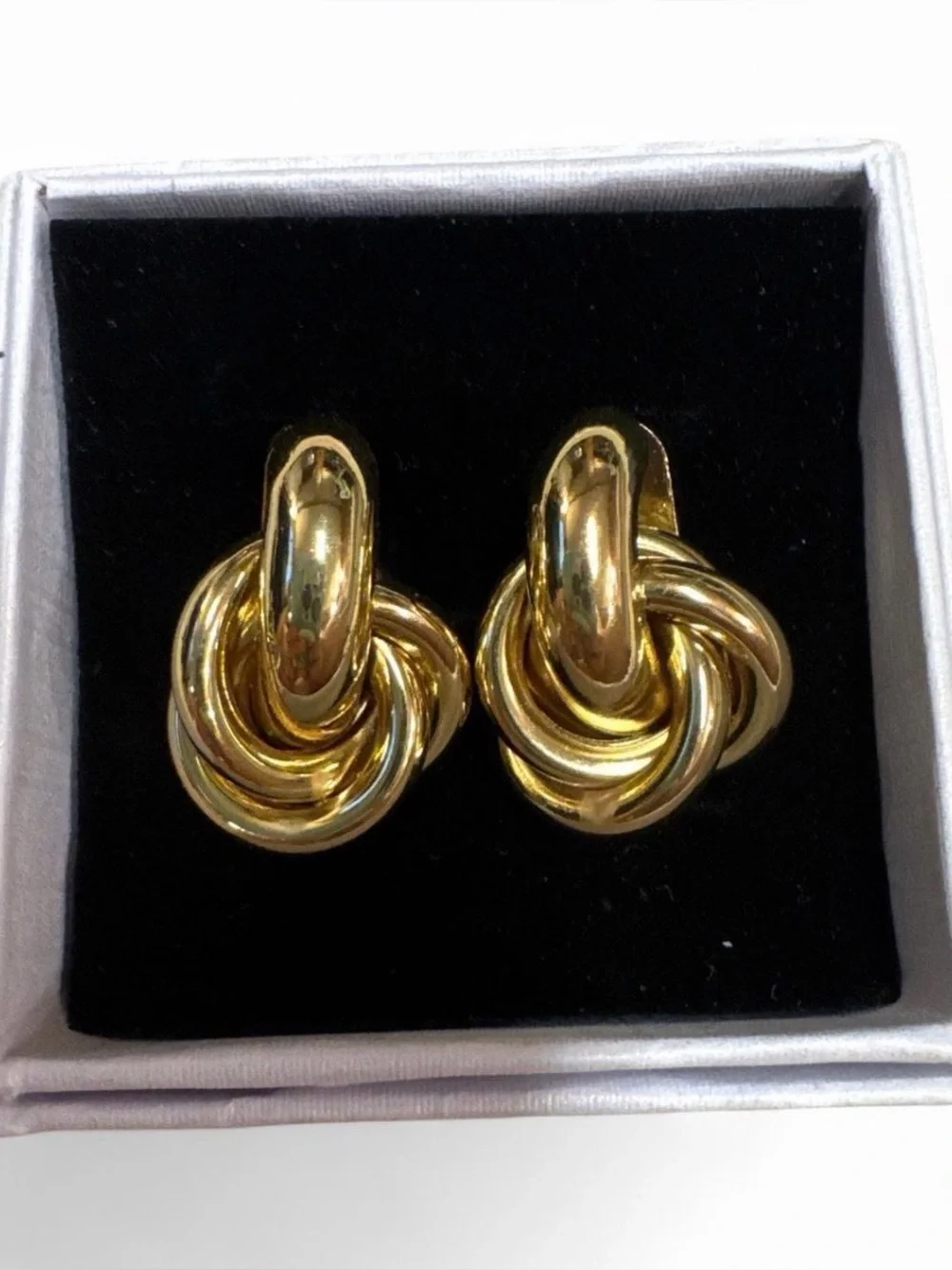 Knot earrings